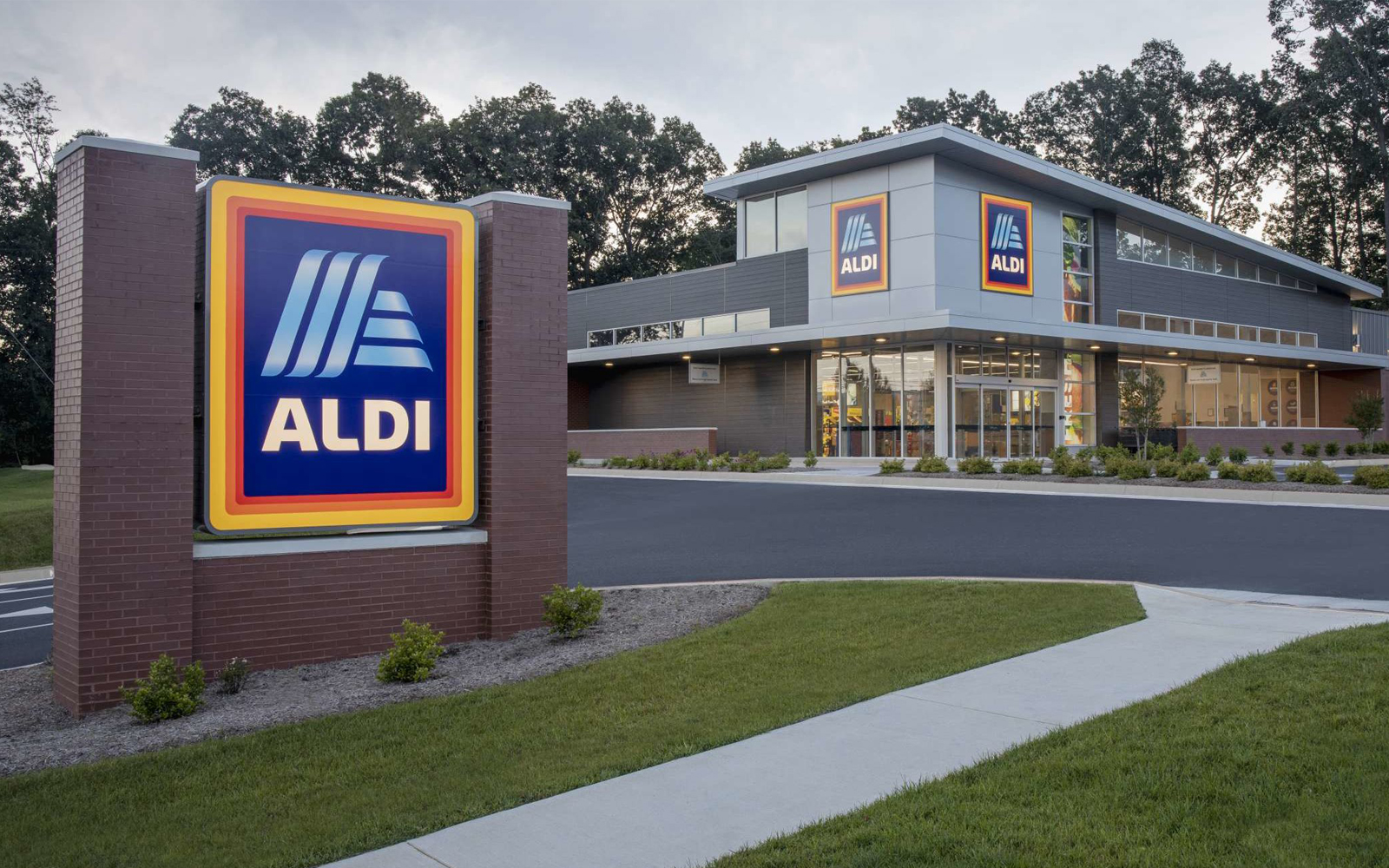 Aldi Market Share Declines as Lidl Surges Against the Tide Inficrystal